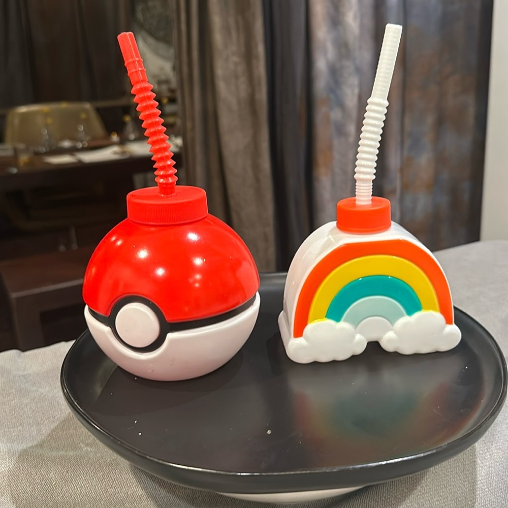 Two Brand New sippy cups with Straw